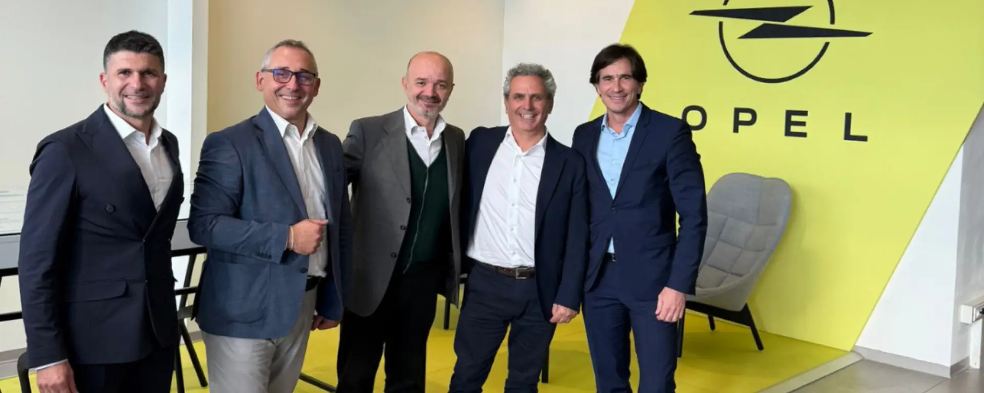 News nel mondo di Siena Motori - Team opel in sede