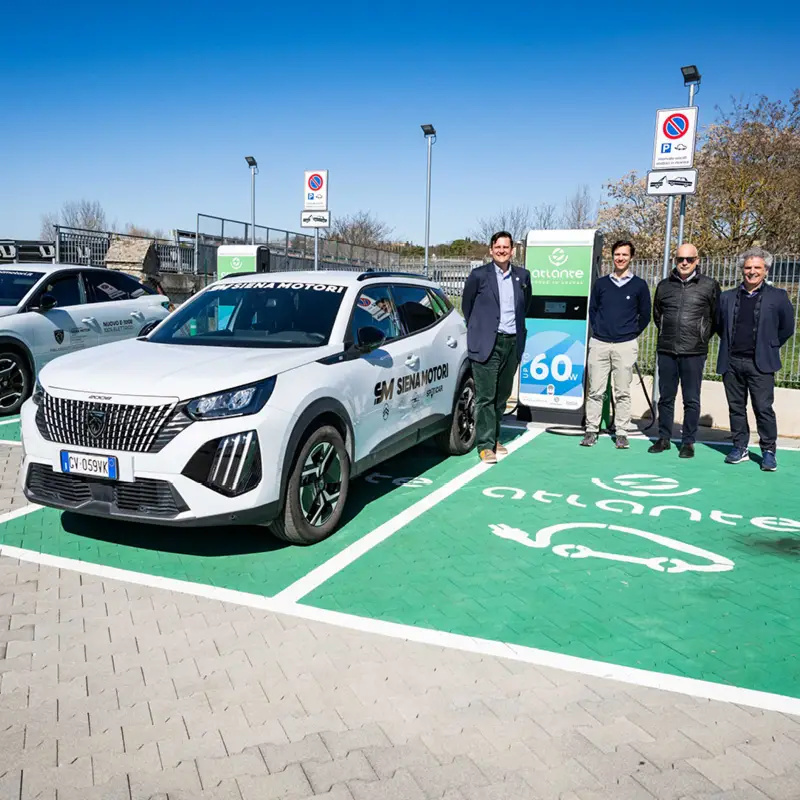 Siena Motori collabora con Atlante abbracciando con convinzione il cambiamento verso una mobilità elettrica